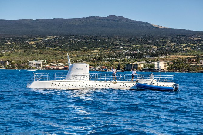 Big Island: Atlantis Submarine from Kona Beach - Live English Narration Plus Four Languages