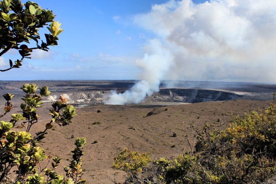 Big Island: Coffee, Black Sand, Volcano and Waterfall Tour - Kona Coffee Living History Farm: tasting, breakfast, and brewing tips