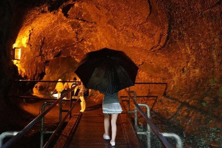 Big Island Hawaii Volcano Day tour from Oahu and Hotel PU - Rainbow Falls and Downtown Hilo: the break that keeps the day human