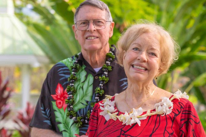 Big Island, Kona Hawaii Photographer - Outrigger Mini Session - The Austin-led session: quick, friendly direction you can actually follow