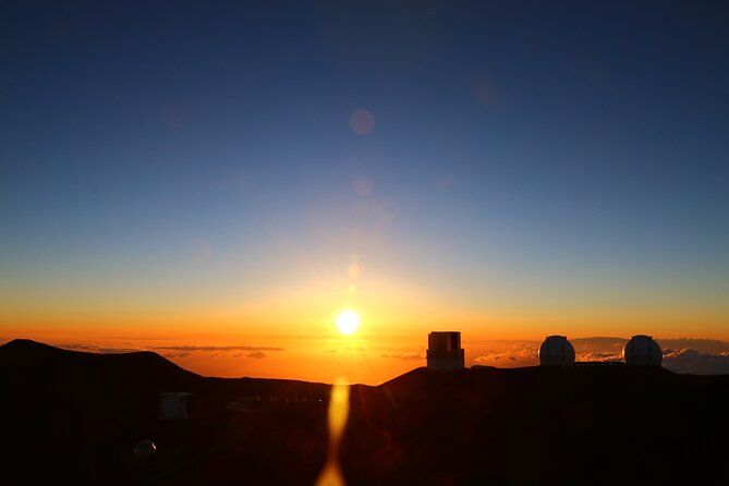 Big Island: Mauna Kea Summit Tour with Free Night Star Photo - Onizuka Astronomy Complex: acclimatize, gear up, and eat before the summit