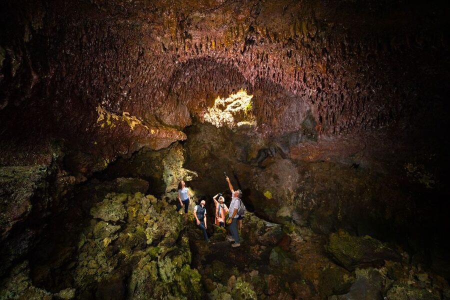 Big Island: Off the Beaten Path Volcano Crater Hike - Guides who make the geology click (Toro and Rob as examples)