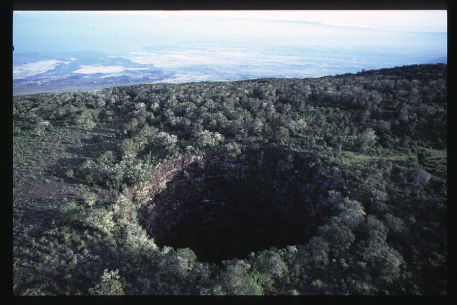 Big Island: Off the Beaten Path Volcano Crater Hike - Private access to restricted Hualālai terrain