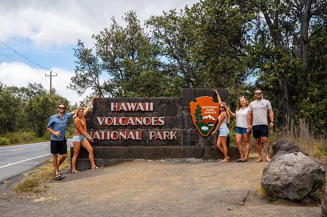 Big Island Private Tour Waipio Valley Volcanoes Waterfalls - Stop 3 and 4: Akaka Falls State Park and Rainbow Falls in Hilo