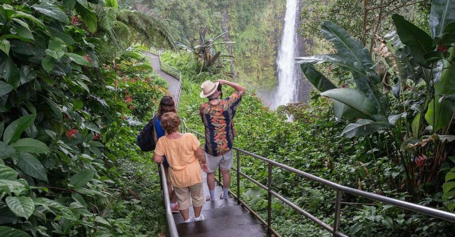 Big Island: Waterfall Tour with Swimming & Botanical Garden - Should You Book This Waterfall Tour?