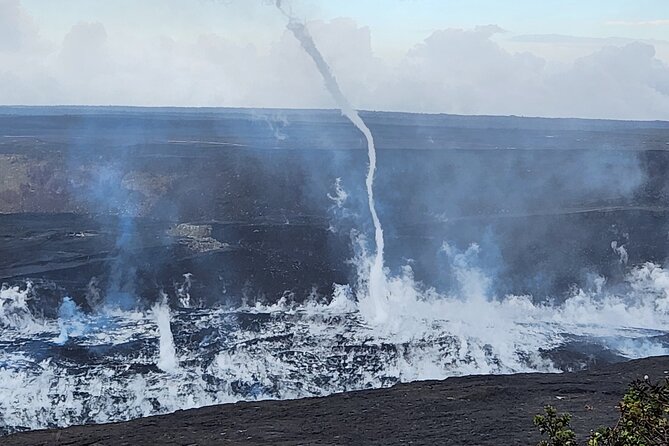 Big Island Waterfalls, Blacksand Beaches, Lava Tubes & Volcanoes - Big Island Candies: a sweet break with coffee and samples