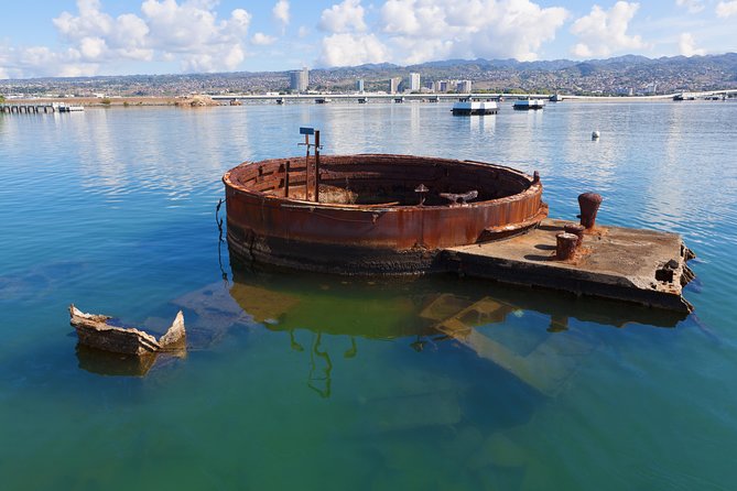 Day Trip from Kona to Oahu: Pearl Harbor WWII Heroes Adventure - Lunch and narration: the value that saves you time