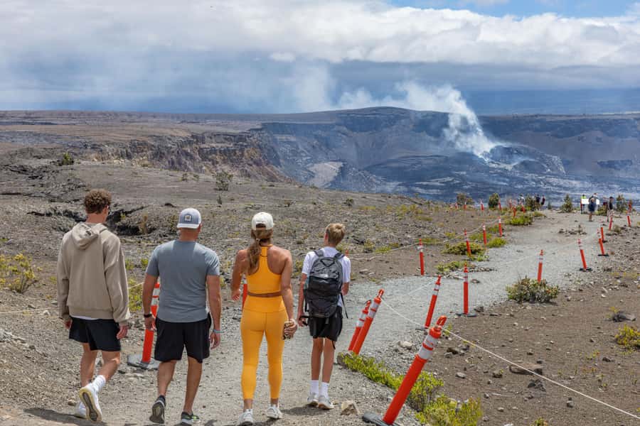 From Kailua-Kona: All-Inclusive Volcanoes National Park Tour - Volcano Village Dinner: A Nice End Cap to the Day