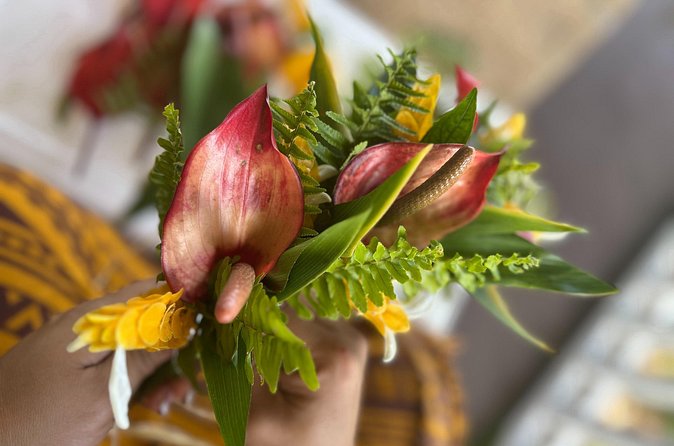 Hawaiian Floral Crown Weaving in Hilo - Price and Value: Does $75 Make Sense?
