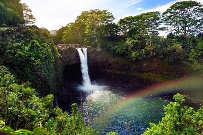 Hilo Big Island-Volcano Day tour & Hotel PU from Honolulu Oahu - Kealakomo Overlook: lava fields meet ocean views