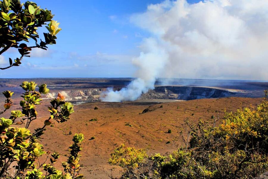 Hilo: Kilauea Fissure 8 Hiking, Volcanoes and Waterfalls - Food, footwear, and small rules that matter