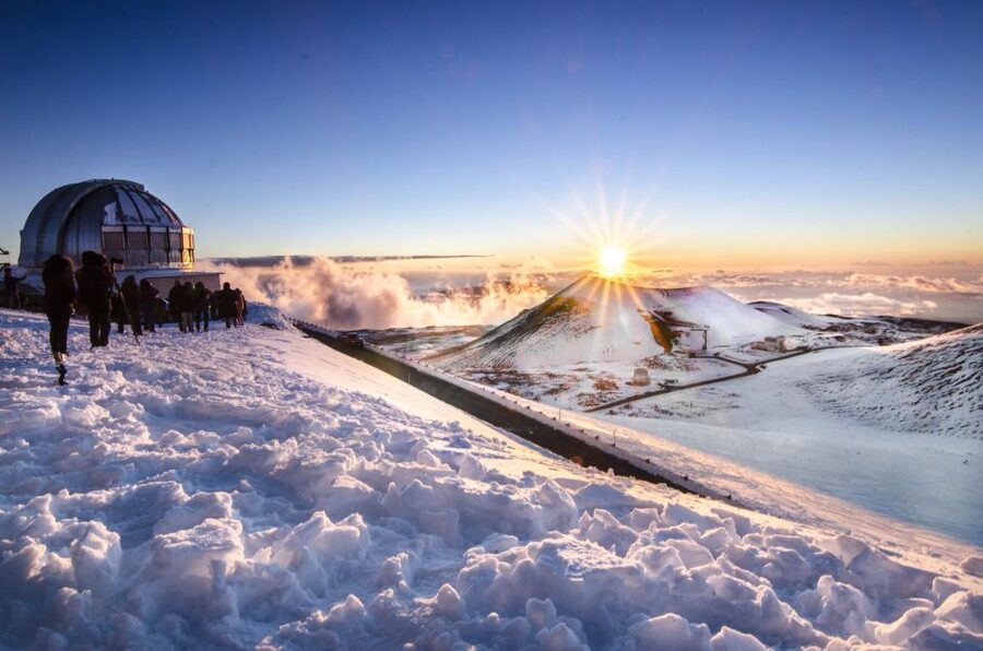 Hilo: Mauna Kea Summit, Sunset, & Stargazing Experience - The Mauna Kea Summit Sunset: Clouds Below, Research Telescopes Ahead