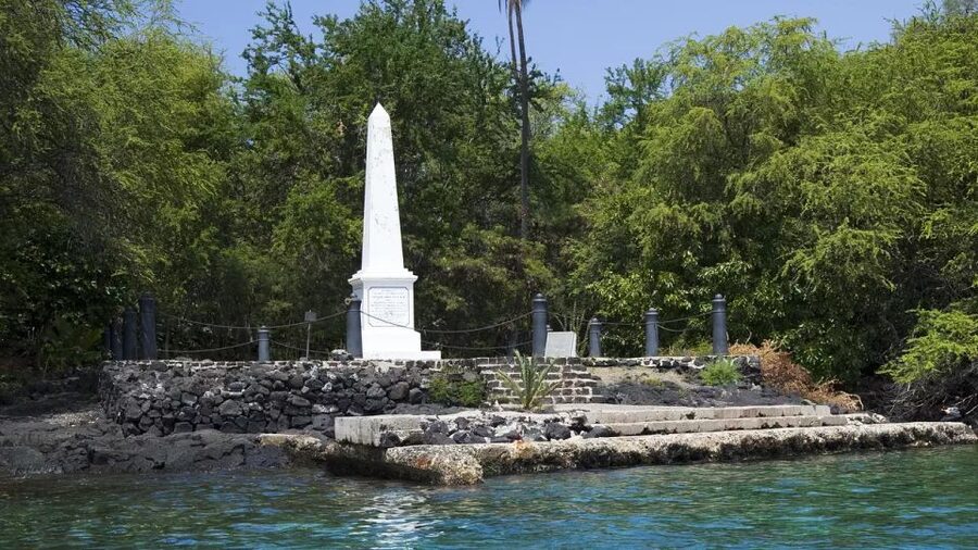 Kailua-Kona: Captain Cook Reef Catamaran Day Trip with Lunch - Who should book (and who should think twice)