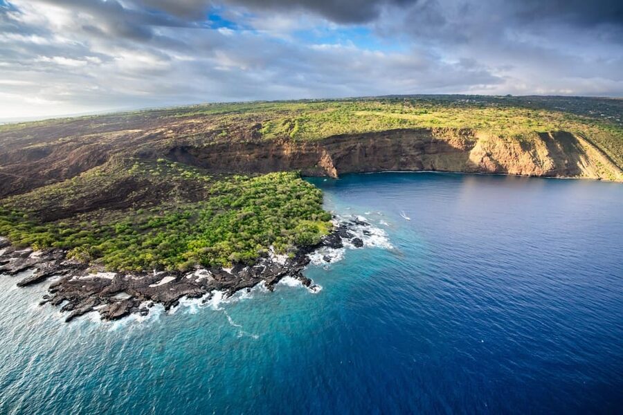 Kailua-Kona: Hualalai Volcano Doors On/Off Helicopter Tour - Doors on vs doors off: photos, comfort, and the reality of weight rules