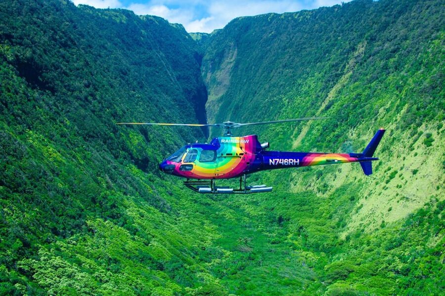 Kailua-Kona: Kohala, Volcanoes and Waterfall Helicopter Tour - Mauna Kea and Kohala: The White Mountain Meets Older Brother