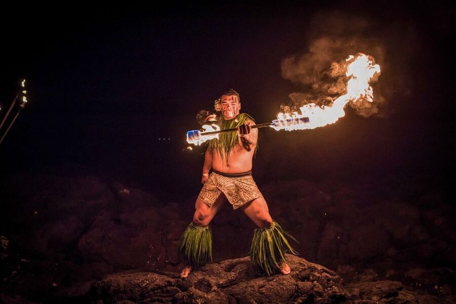 Kailua-Kona: Voyagers of the Pacific Luau with Buffet Dinner - Seating and groups: getting together when you need it