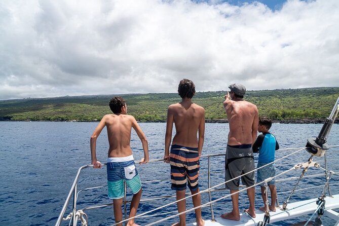 Kealakekua Bay (Captain Cook Monument) Snorkel and Sail Adventure - Food on the Water: Why the Sandwich Bar Works After Snorkeling