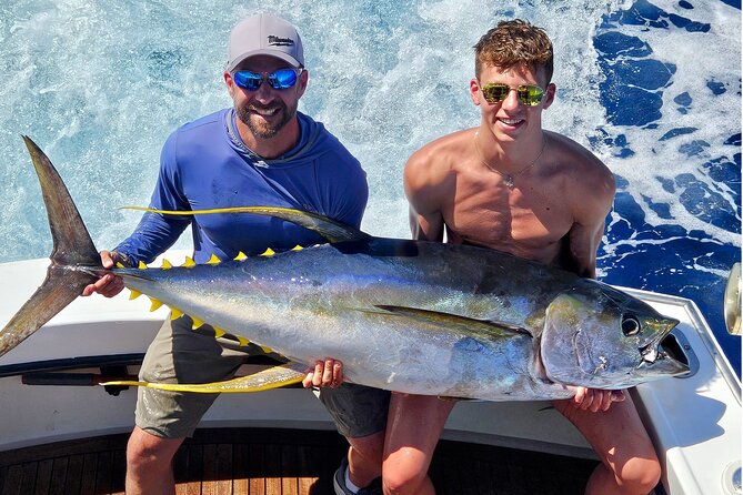 Kona Hawaii Deep Sea Fishing Escapade on the Bite Me 6 - The real flow of the trip: live bait, trolling, then a long moment of hope