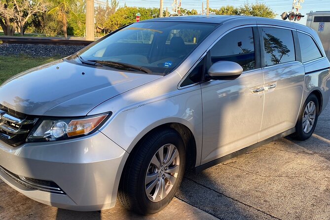 Kona International Airport (KOA) to Kailua-Kona - Arrival Private Transfer - The Ride: Private, Air-Conditioned, and Luggage-Friendly