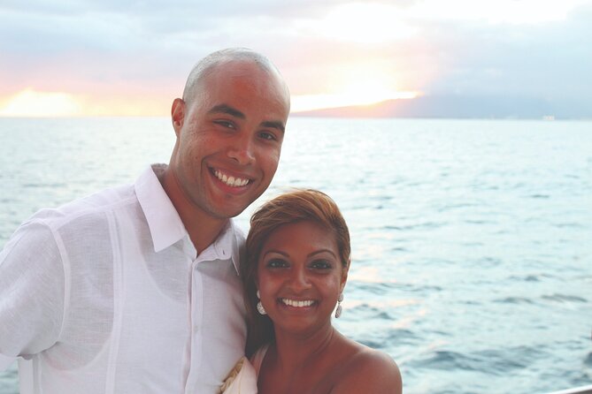 Kona Signature Catamaran Sunset Sail - What you eat and drink: a premium bar plus casual onboard food