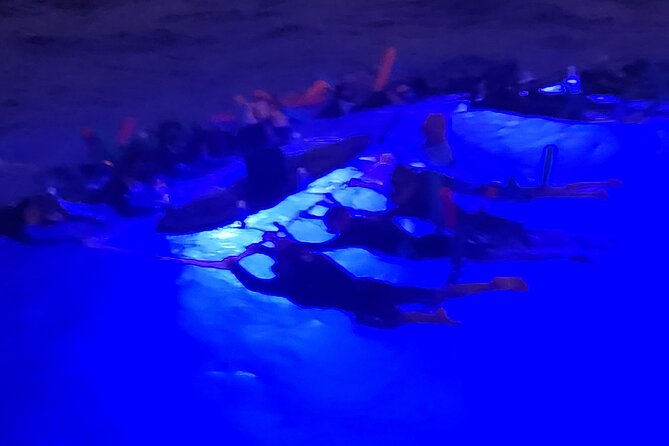 Manta Ray Night Snorkel in Kona - Boat comfort: what the new build gets right