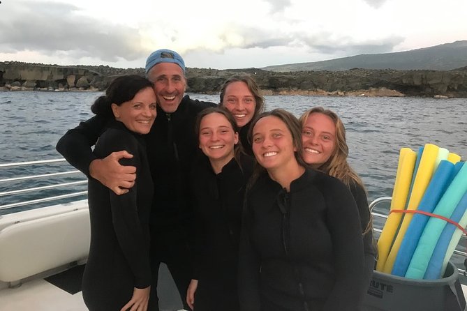 Manta Ray Night Snorkel in Kona - The lights that attract mantas (and why timing is part of the deal)