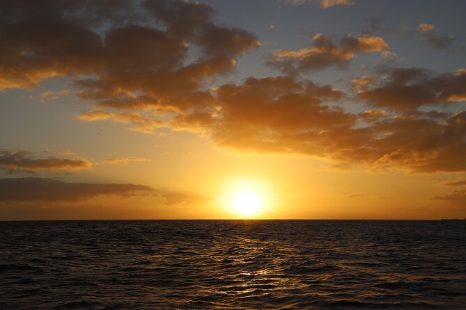 Mauna Kea Signature Sunset Coastline Cruise - The Volcano View Circuit: Kohala to Hualālai From the Sea