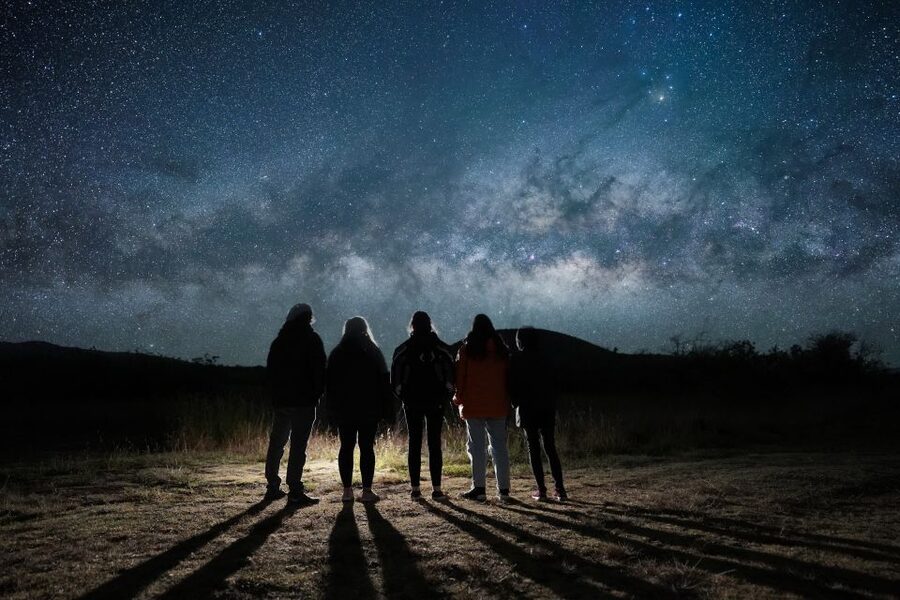 Mauna Kea: Stargazing Experience with Free Photos - The 2-hour rhythm: jackets, a green laser, telescope talk, and shooting-star chances