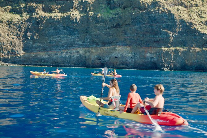 Midday Meander - Kealakekua Bay Kayak and Snorkel Adventure - The Coffee Shack snack break and the easy paddle back