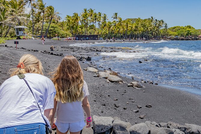 Private - Hawaii Volcanoes NP and Black Sand Beaches Tour - Punaluu Black Sand Beach: where the geology is the show
