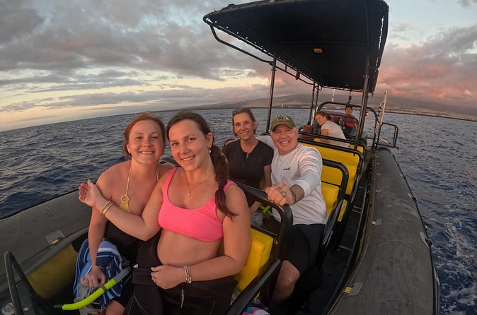 Seasonal Small-Group Humpback Whale Watching in Kona - Included snacks and drinks: small comfort, real value