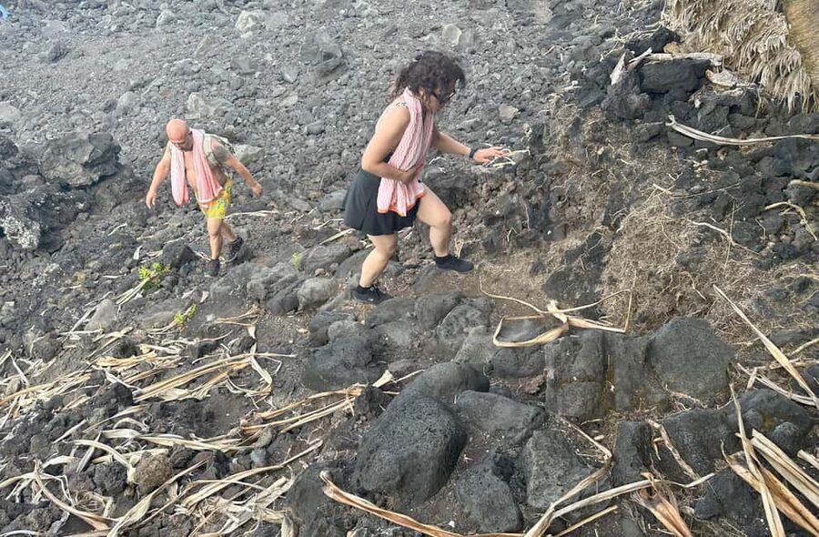 Secret Tide Pool Hike - Jungle & Coast - Private - Private guide energy: teaching without rushing you