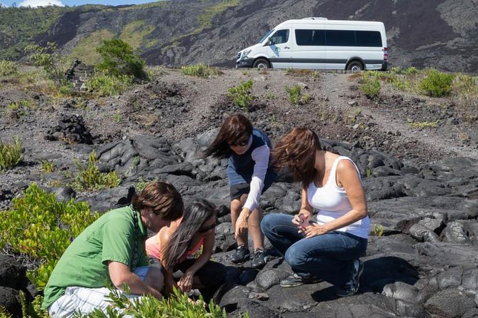 Small Group Big Island Twilight Volcano and Stargazing Tour - Food, jackets, and what to pack so you’re not miserable