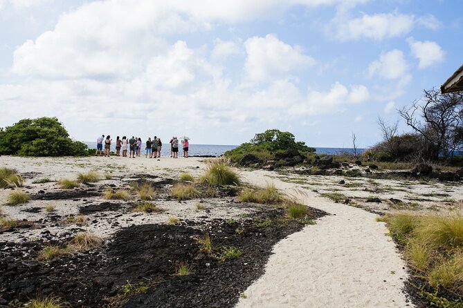 Sunset Kona Salt Farm Tour - Guides, questions, and hearing over surf: how to get the most out of your hour