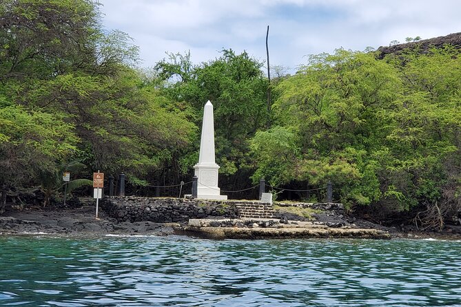 Two Reef Snorkel Trip-See Captain Cook Monument & Sea Caves - Captain Cook Monument area: sea caves and lava tubes on a guided coastline sweep