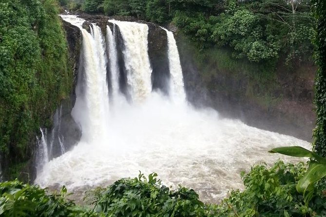 Volcano Adventure - Search the Most Recent Active Volcano from Kona - Big Island Candies: A Quick Macadamia + Coffee Break
