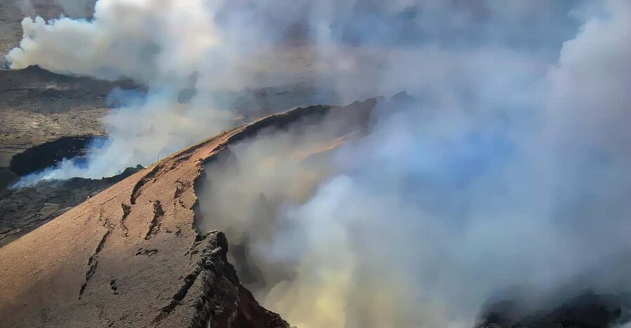 Waikoloa: Big Island Spectacular Helicopter Tour - Flying from Kilauea’s eruption history to the 2018 scars